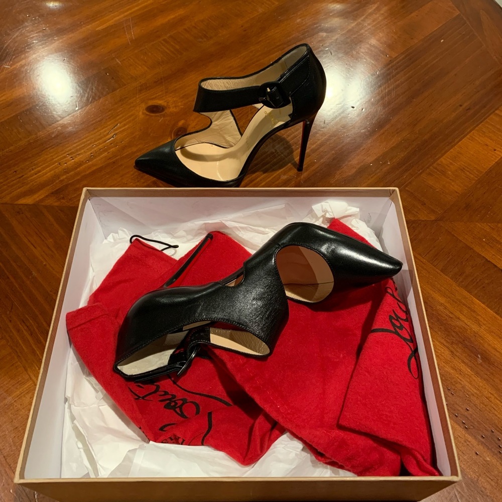 Practically New, Worn Once Christian Louboutin Pu… - image 2